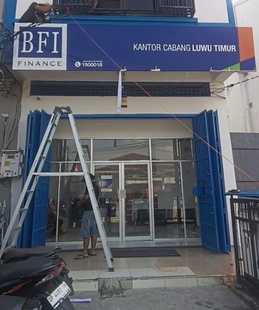 BFI Finance Tomoni BFI Finance Tomoni